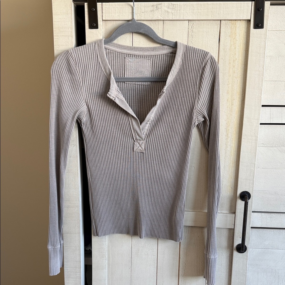 Aerie Ribbed Gray Long Sleeve Top